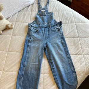Madewell Petite Straight-Leg Overalls in Hickory Wash